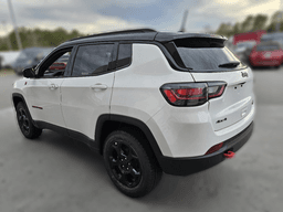 Jeep Compass Trailhawk 4x4 2024 — rear view