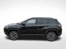 Jeep Compass Trailhawk 4x4 2024 — side view