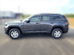 Jeep Grand Cherokee L Laredo 4x2 2024 — side view