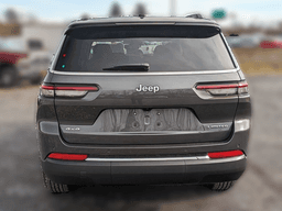 Jeep Grand Cherokee Limited 4x4 2024 — rear view