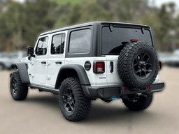 Jeep Wrangler 4xe Willys 4x4 2024 — rear view