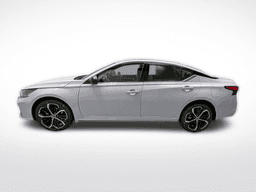 Nissan Altima SR AWD 2025 — side view