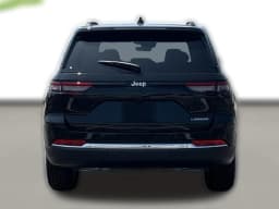Jeep Grand Cherokee Laredo X 4x2 2026 — side view