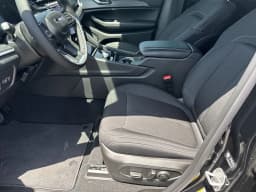 Jeep Grand Cherokee Laredo X 4x2 2026 — side view