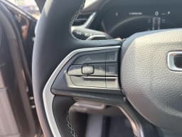 Jeep Grand Cherokee Laredo X 4x2 2026 — side view