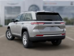 Jeep Grand Cherokee Laredo X 4x2 2026 — side view
