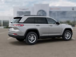 Jeep Grand Cherokee Laredo X 4x2 2026 — side view