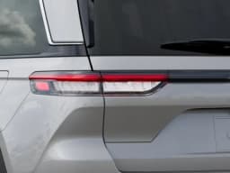 Jeep Grand Cherokee Laredo X 4x2 2026 — side view