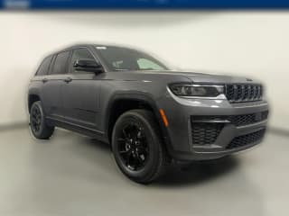 Jeep Grand Cherokee Laredo Altitude 4x2 Jeep Grand Cherokee Laredo Altitude 4x2