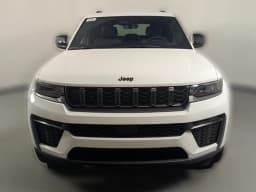 Jeep Grand Cherokee Laredo Altitude 4x2 2026 — side view