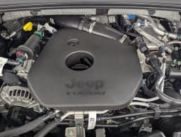 Jeep Grand Cherokee Laredo Altitude 4x2 2026 — side view
