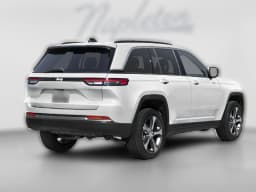 Jeep Grand Cherokee Laredo 4x4 2027 — side view