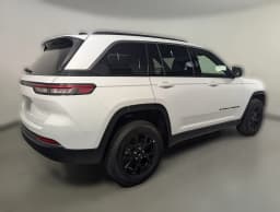 Jeep Grand Cherokee Laredo Altitude 4x4 2026 — side view