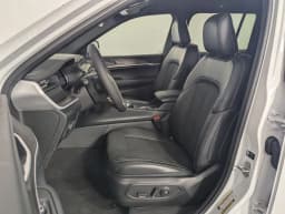Jeep Grand Cherokee Laredo Altitude 4x4 2026 — side view