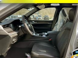 Jeep Grand Cherokee Laredo Altitude 4x4 2026 — side view