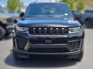 Jeep Grand Cherokee Laredo Altitude 4x4 Jeep Grand Cherokee Laredo Altitude 4x4