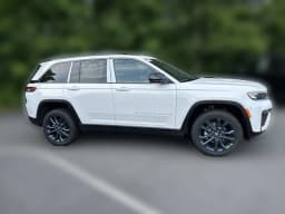 Jeep Grand Cherokee 85th Anniversary Edition 4x4 2026 — side view