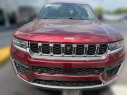 Jeep Grand Cherokee Limited 4x4 2026 — side view