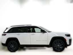 Jeep Grand Cherokee 85th Anniversary Edition 4x4 2026 — side view