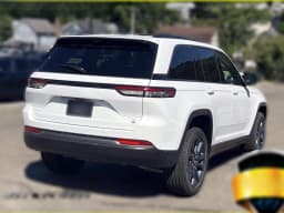 Jeep Grand Cherokee 85th Anniversary Edition 4x4 2026 — side view
