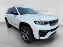 Jeep Grand Cherokee Limited 4x4 2026 — side view