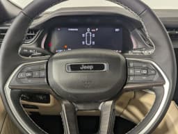 Jeep Grand Cherokee L Limited 4x2 2026 — side view