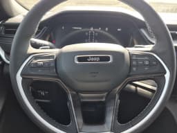 Jeep Grand Cherokee L Limited 4x4 2026 — side view