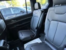Jeep Grand Cherokee L Limited 4x4 2026 — side view