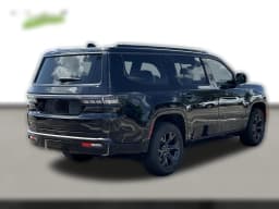 Jeep Grand Wagoneer Limited Altitude 4x4 2026 — side view