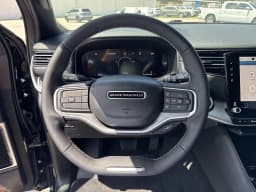 Jeep Grand Wagoneer Limited Altitude 4x4 2026 — side view