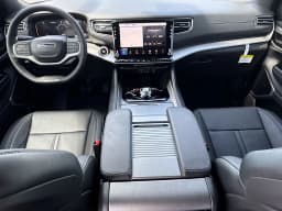 Jeep Grand Wagoneer Limited Altitude 4x4 2026 — side view