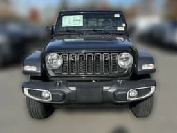 Jeep Gladiator Sport 4x4 2026 — side view