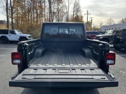Jeep Gladiator Sport 4x4 2026 — side view