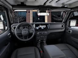 Jeep Gladiator Sahara 4x4 2026 — side view
