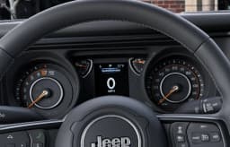 Jeep Gladiator Sahara 4x4 2026 — side view