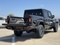 Jeep Gladiator 85th Anniversary Edition 4x4 2026 — side view
