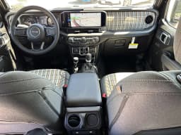Jeep Gladiator 85th Anniversary Edition 4x4 2026 — side view