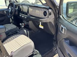 Jeep Gladiator 85th Anniversary Edition 4x4 2026 — side view