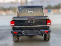 Jeep Gladiator Sport S 4x4 2026 — side view
