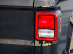 Jeep Gladiator Sport S 4x4 2026 — side view