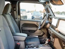 Jeep Gladiator Sport S 4x4 2026 — side view