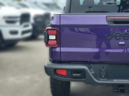 Jeep Gladiator Willys 4x4 2026 — side view