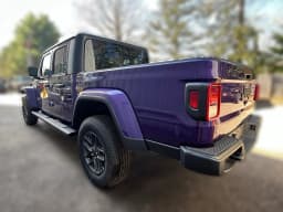 Jeep Gladiator Sport S 4x4 2026 — side view