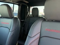 Jeep Gladiator Rubicon X 4x4 2025 — side view