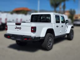 Jeep Gladiator Rubicon X 4x4 2026 — side view