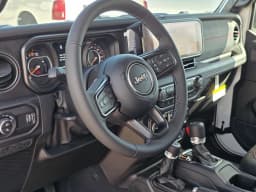 Jeep Gladiator Rubicon X 4x4 2026 — side view