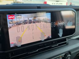 Jeep Gladiator Rubicon X 4x4 2026 — side view