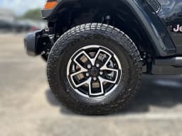 Jeep Gladiator Rubicon X 4x4 2026 — side view