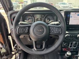 Jeep Gladiator Rubicon X 4x4 2026 — side view
