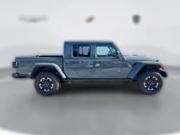 Jeep Gladiator Rubicon 4x4 2026 — side view